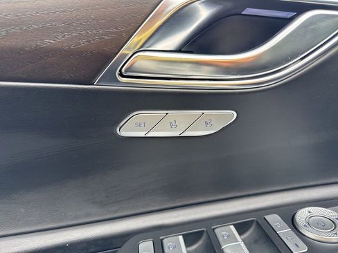 Used 2024 Genesis GV80 2.5T image 19