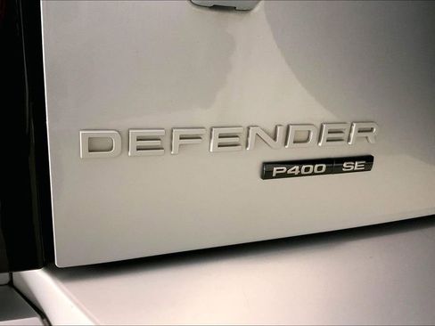 Used 2020 Land Rover Defender 110 SE image 7