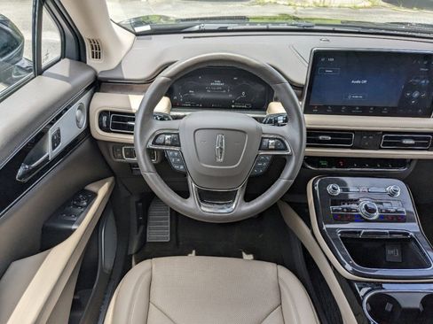 Certified 2023 Lincoln Nautilus Reserve w/ Equipment Group 202A image 17