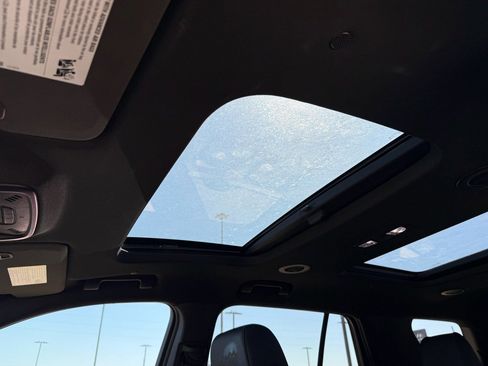 Used 2024 Chevrolet Traverse High Country image 26