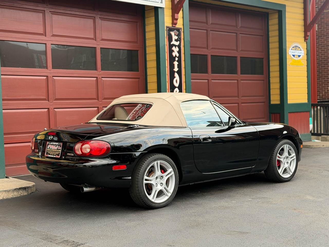 Used 2004 MAZDA MX-5 Miata LS RWD image 6