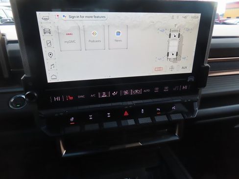 Used 2024 GMC Hummer EV 2X w/ Extreme Off-Road Package image 28