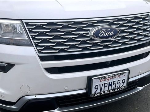 Used 2019 Ford Explorer Platinum image 32