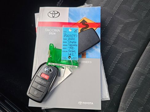 Used 2024 Toyota Tacoma TRD Off-Road w/ TRD Off Road Premium Package AWD/4WD image 5