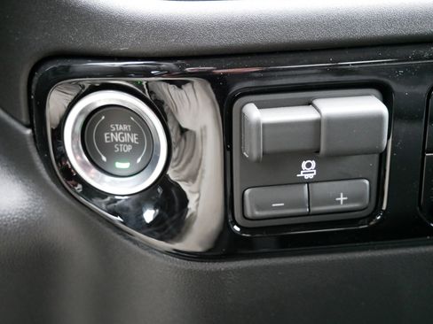 New 2026 GMC Sierra 1500 SLE w/ X31 Off-Road Package AWD/4WD image 25