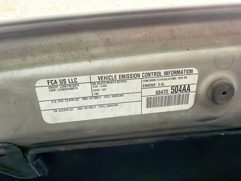 Used 2020 Jeep Gladiator Overland image 16