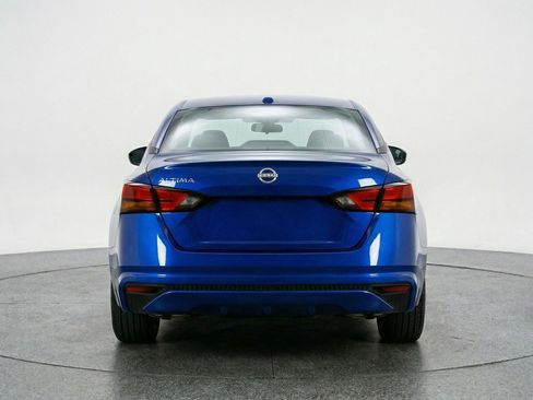 Used 2025 Nissan Altima 2.5 SV image 7