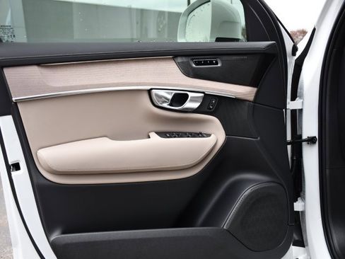 New 2026 Volvo XC90 B6 Plus w/ Protection Package Premier image 10