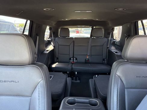 Used 2025 GMC Yukon Denali AWD/4WD image 11