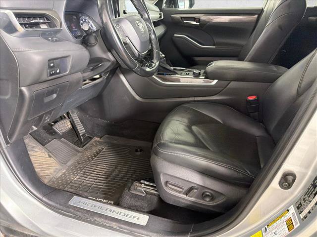 Used 2020 Toyota Highlander Limited AWD/4WD image 11