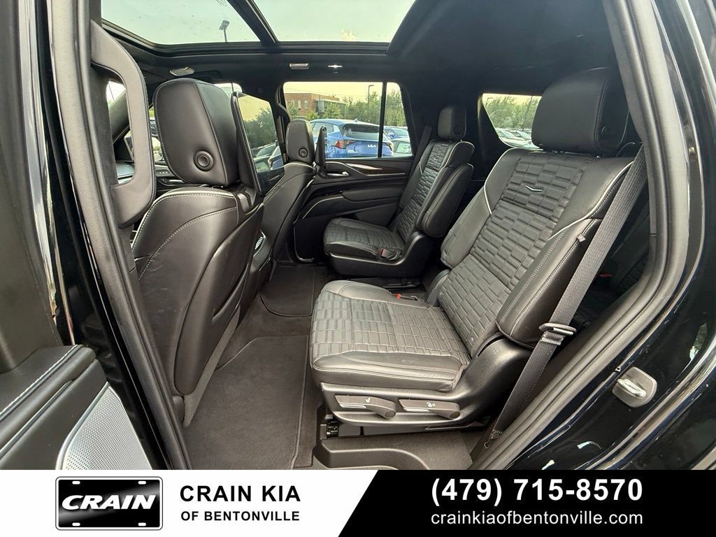 Used 2023 Cadillac Escalade Premium Luxury Platinum w/ LPO, Floor Liner Package AWD/4WD image 24