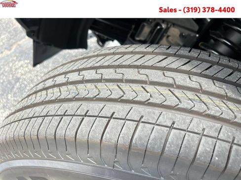 New 2026 Toyota 4Runner SR5 AWD/4WD image 21