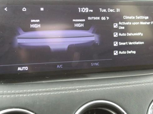 Used 2022 Kia Stinger GT2 image 20