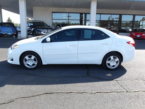 Used 2017 Toyota Corolla LE w/ Body Protection Package FWD image 2