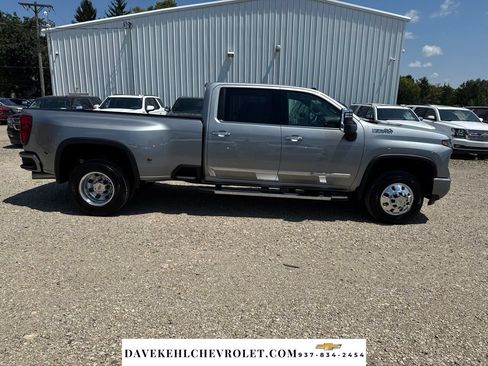 Used 2025 Chevrolet Silverado 3500 High Country w/ High Country Premium Package AWD/4WD image 6