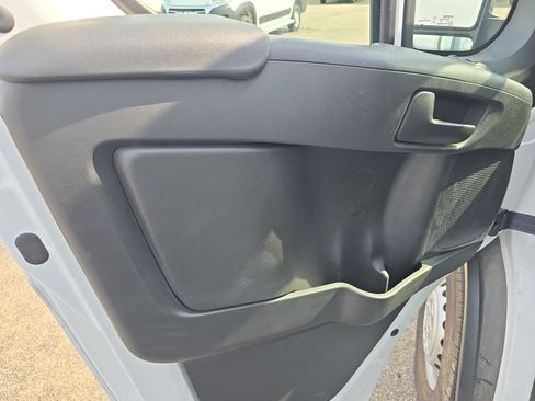 Used 2025 RAM ProMaster 2500 w/ U-Haul Equipment Group FWD image 10