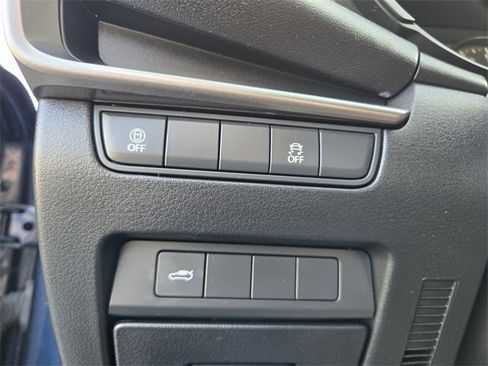 Used 2023 MAZDA MAZDA3 s image 23