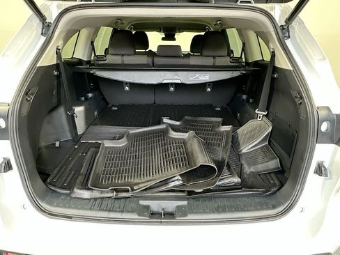 Used 2022 Toyota Highlander LE FWD image 25