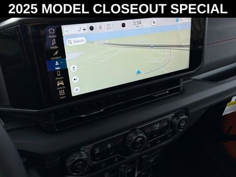 New 2025 Jeep Gladiator Rubicon image 33