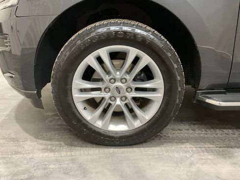 Used 2022 Ford Expedition XLT image 6