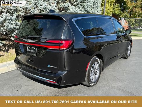 Used 2024 Chrysler Pacifica Select image 8