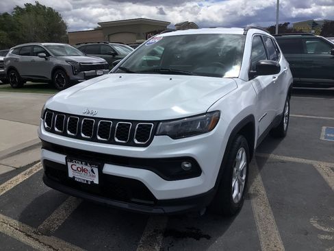 Used 2024 Jeep Compass Latitude AWD/4WD image 2