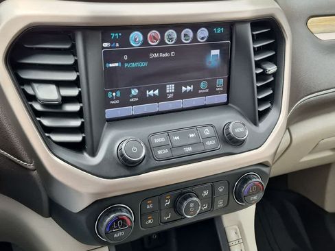 Used 2019 GMC Acadia Denali w/ Technology Package AWD/4WD image 28