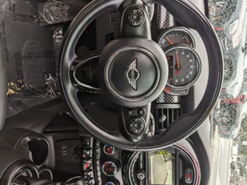 Used 2018 MINI Cooper S image 17