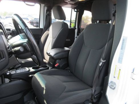 Used 2018 Jeep Wrangler Unlimited Sport S AWD/4WD image 15