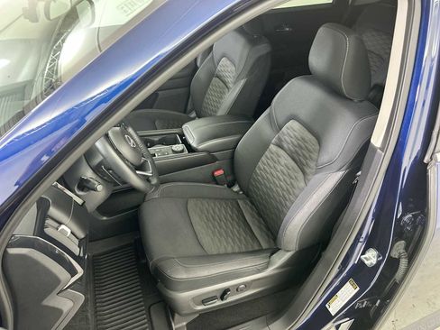 Used 2022 Nissan Pathfinder SV image 13