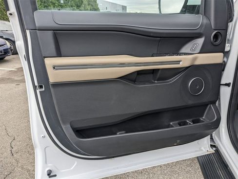 Used 2024 Ford Expedition XLT image 10