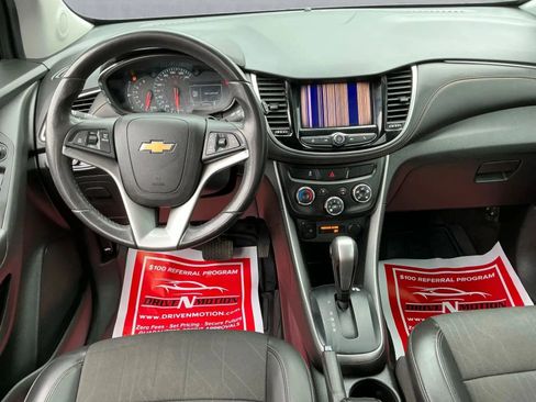 Used 2022 Chevrolet Trax LT w/ Driver Confidence Package image 16