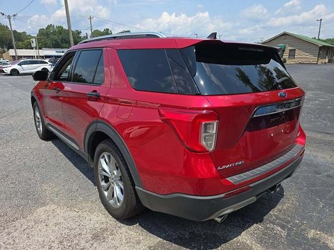 Used 2021 Ford Explorer Limited w/ Equipment Group 301A AWD/4WD image 3
