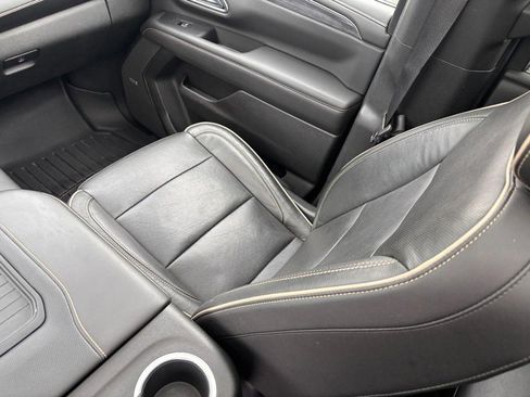 Used 2021 GMC Yukon SLT w/ SLT Luxury Plus Package image 15