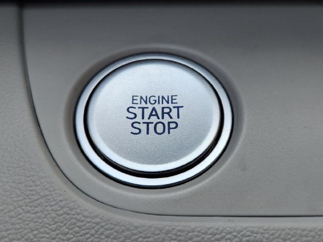 Used 2025 Hyundai Elantra Limited FWD image 19
