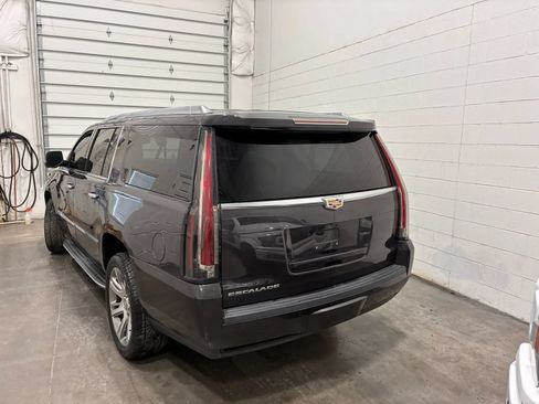 Used 2015 Cadillac Escalade ESV Luxury AWD/4WD image 9