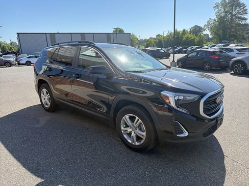 Used 2021 GMC Terrain SLE w/ Driver Convenience Package AWD/4WD image 9