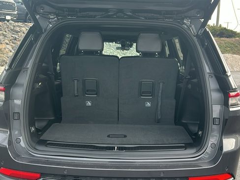 New 2025 Jeep Grand Cherokee L Altitude image 10