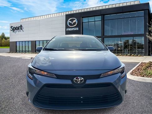 Used 2025 Toyota Corolla LE FWD image 9