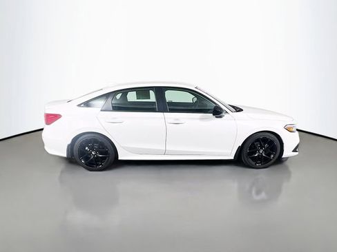 Used 2023 Honda Civic Sport image 9