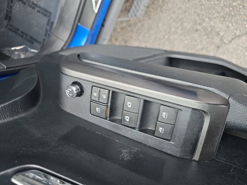 Used 2017 Toyota Tacoma TRD Off-Road w/ Tow Package image 29