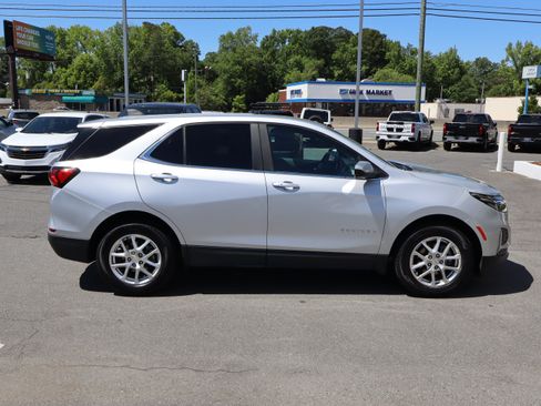 Used 2022 Chevrolet Equinox LT FWD image 11