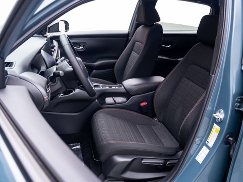 Used 2025 Honda HR-V Sport image 17