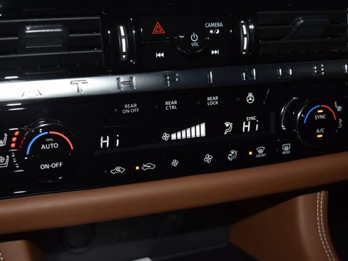 New 2026 Nissan Pathfinder Platinum w/ Cargo Package image 12