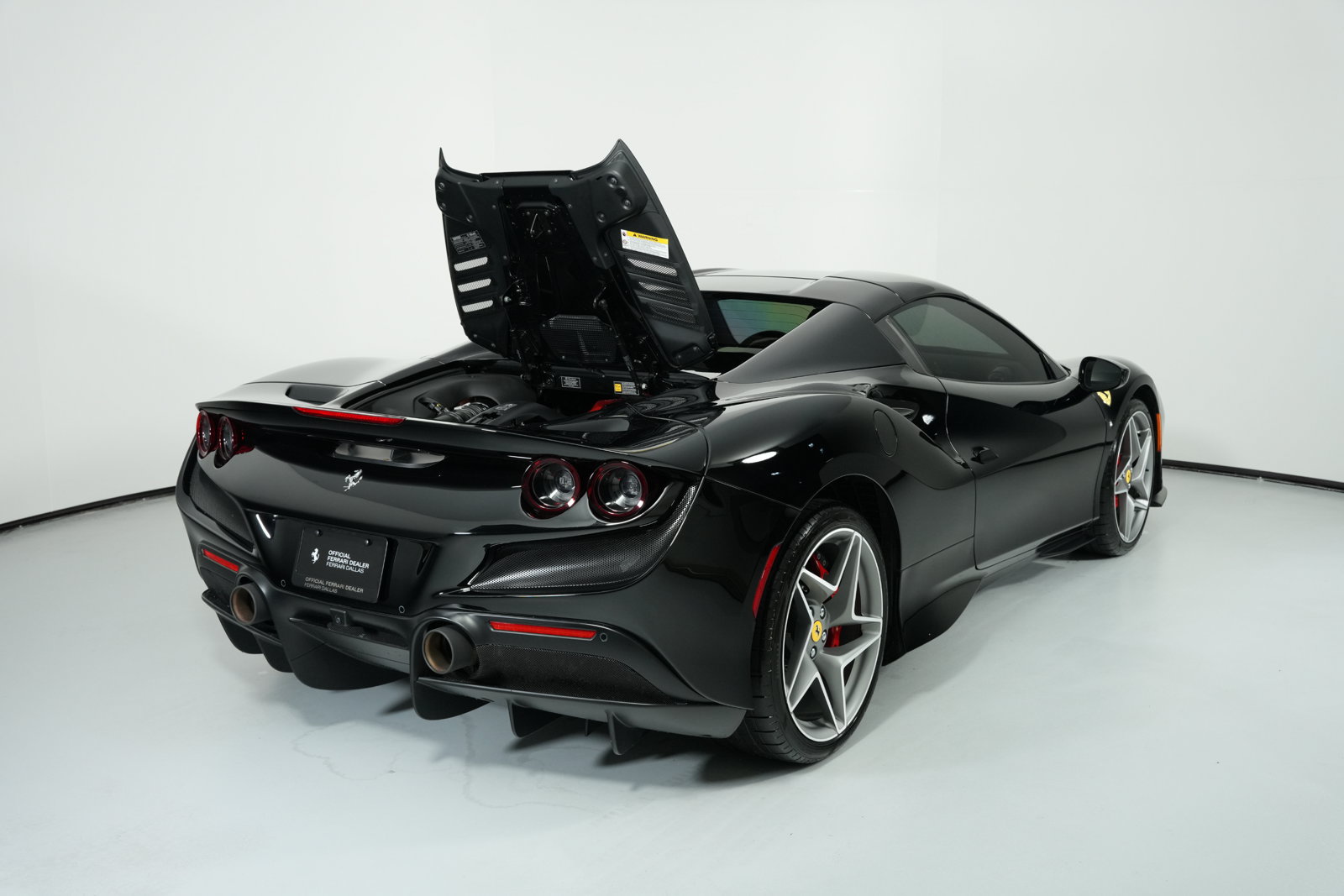 Used 2022 Ferrari F8 Spider RWD image 13