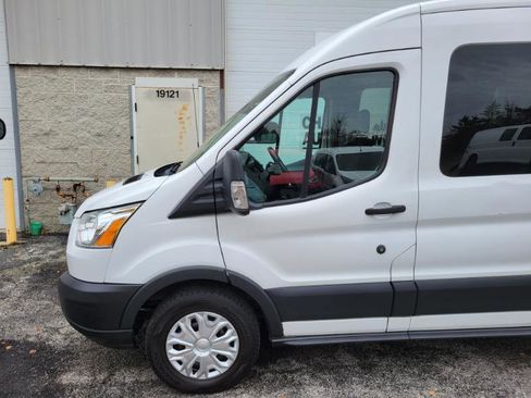 Used 2016 Ford Transit 150 XLT image 8