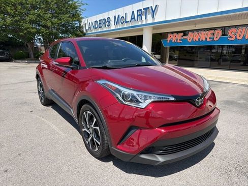 Used 2018 Toyota C-HR XLE FWD image 2