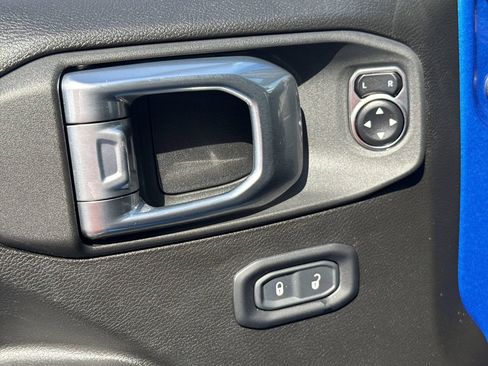 Used 2024 Jeep Gladiator Mojave w/ Steel Bumper Group AWD/4WD image 15