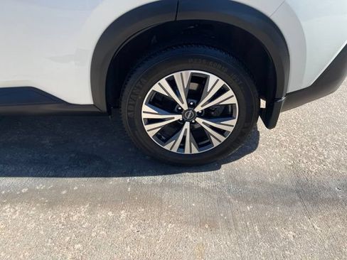 Used 2023 Nissan Rogue SV AWD/4WD image 26