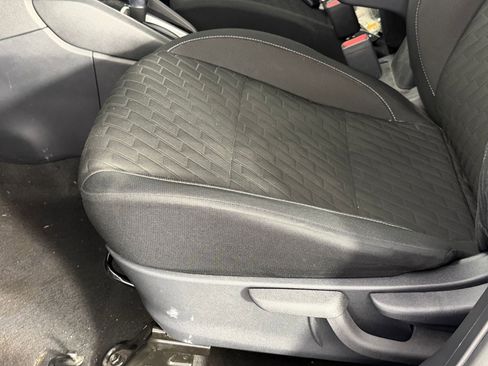 Used 2021 Nissan Kicks S FWD image 13